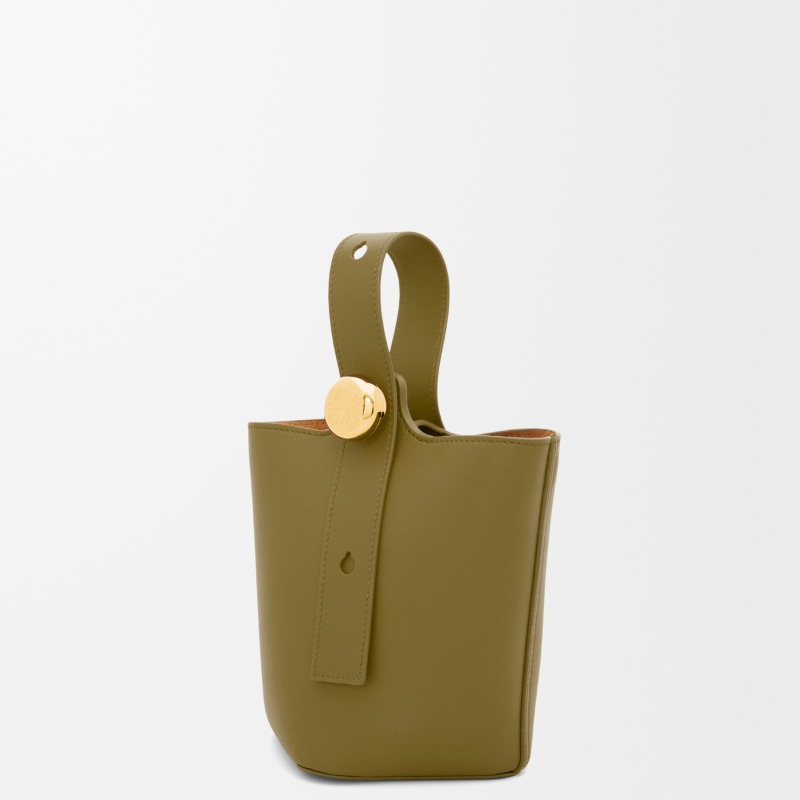 Mini Pebble bucket in smooth calfskin