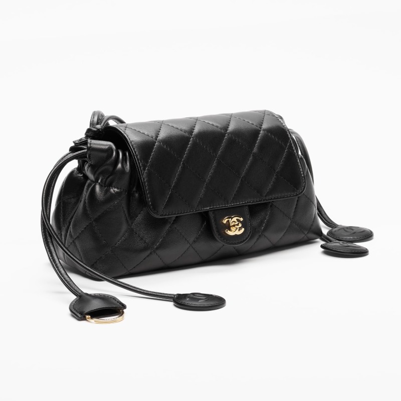 CHANEL FALL WINTER 2026 PRE-COLLECTION CLUTCH WITH LEATHER STRAP