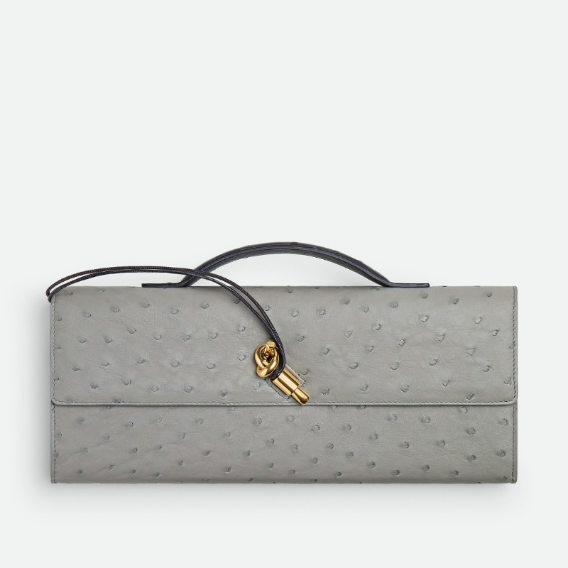 DM_20260827193047_001 Bottega Veneta Andiamo Clutch - Image 1