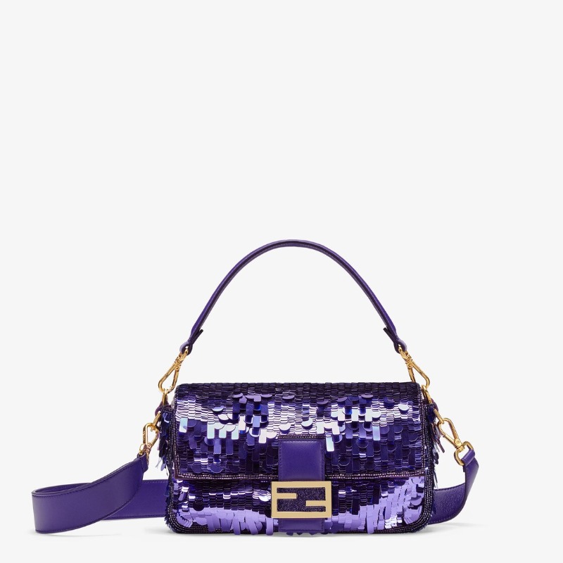 DM_20260901160125_001 FENDI Baguette Medium - Image 1