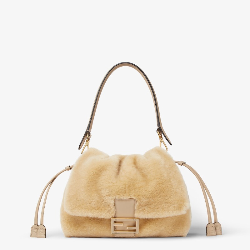 FENDI Mamma Baguette Medium