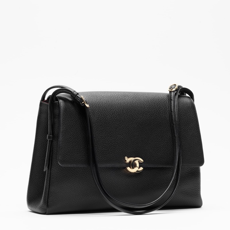 CHANEL FALL-WINTER 2026 MAXI FLAP BAG