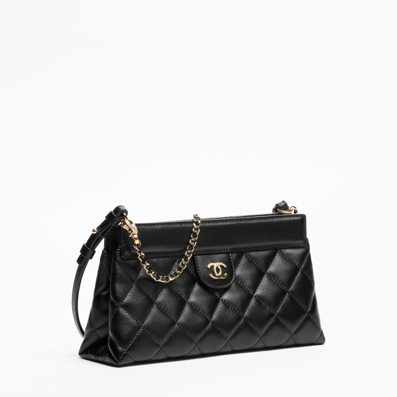 DM_20260918142410_001 CHANEL FALL-WINTER 2026 CLUTCH WITH CHAIN - Image 1