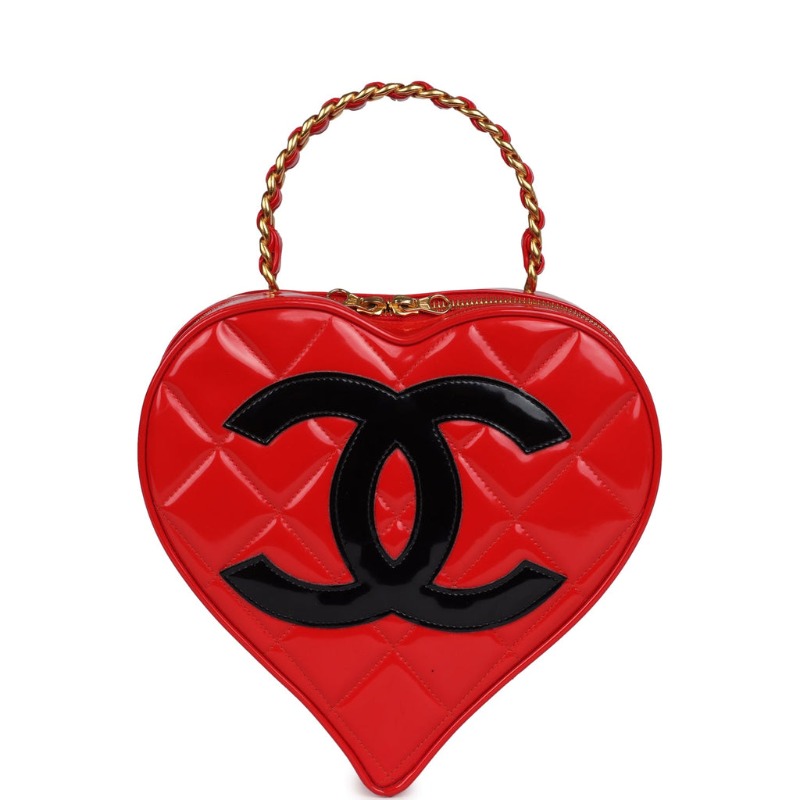 CHANEL VINTAGE PATENT CC BARBIE HEART VANITY CASE
