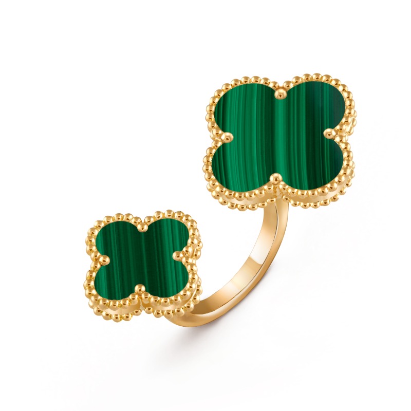Magic Alhambra Between the Finger ring
